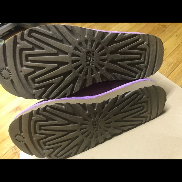 Uggs Pink - Picture 2 of 6